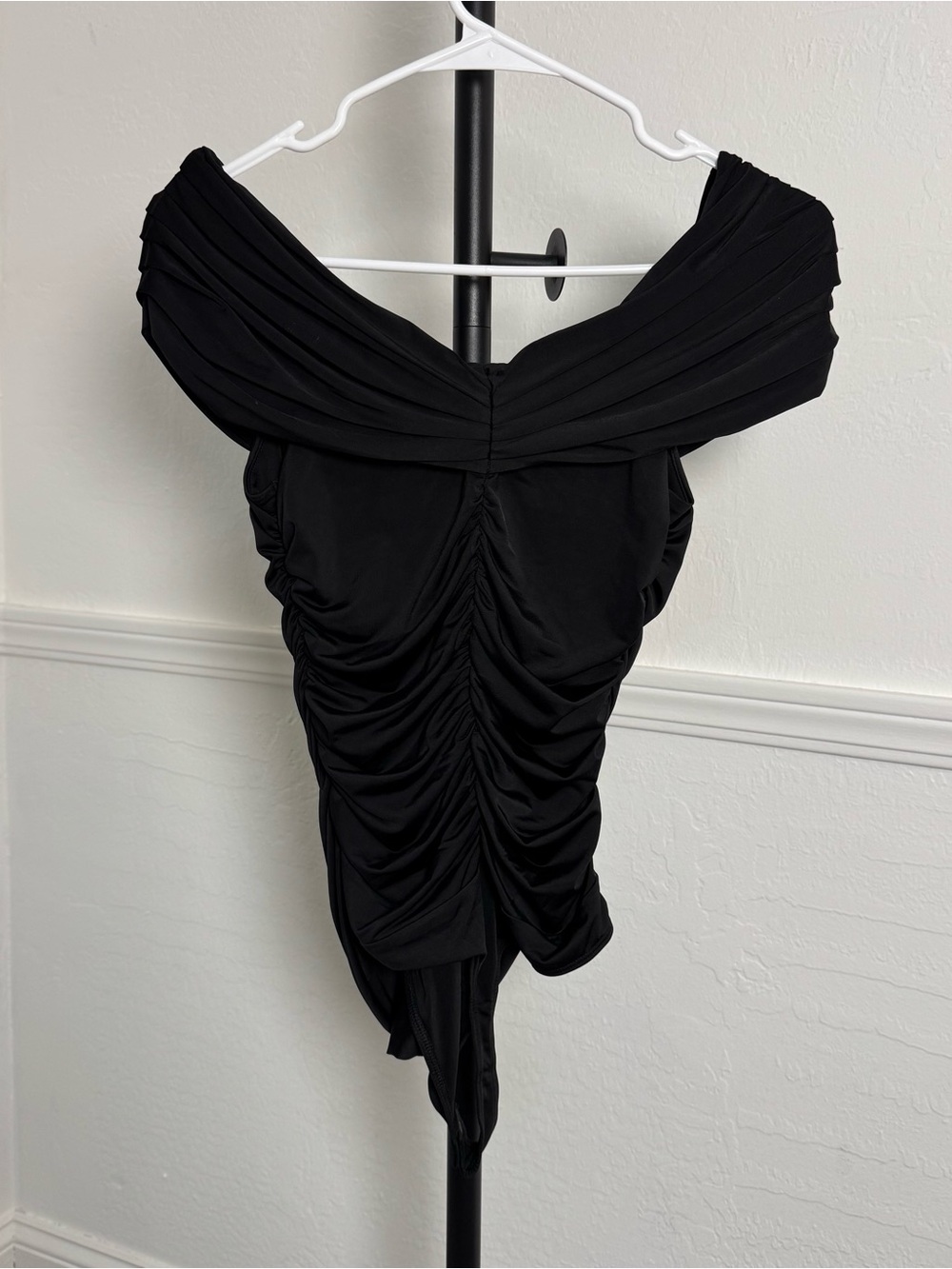 Express Body Contour Compression Silky Off Shoulder Ruched Bodysuit small black - Picture 8 of 9